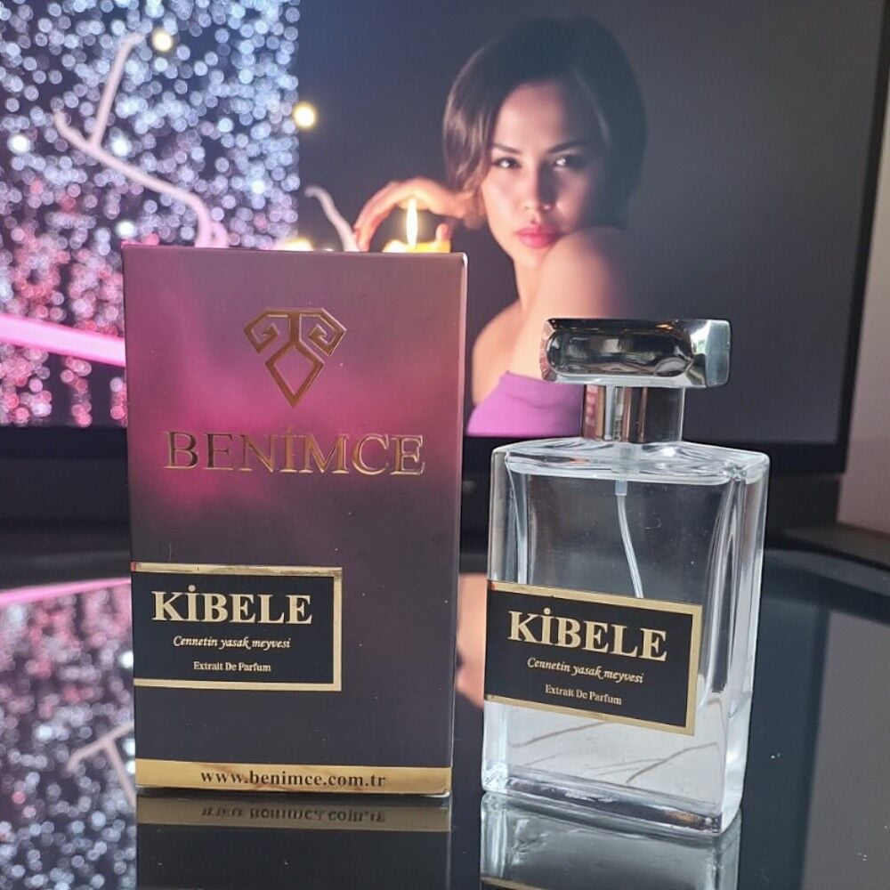 Kibele (Tiziana Terenzi Kirke muadil) · Kadın.